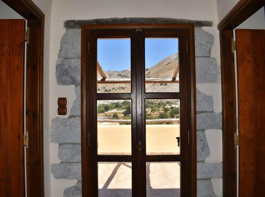 Traditional Villa With Pool In Sfakia Imbros Extérieur photo