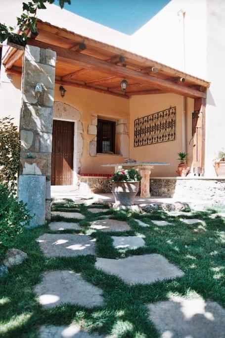 Traditional Villa With Pool In Sfakia Imbros Extérieur photo