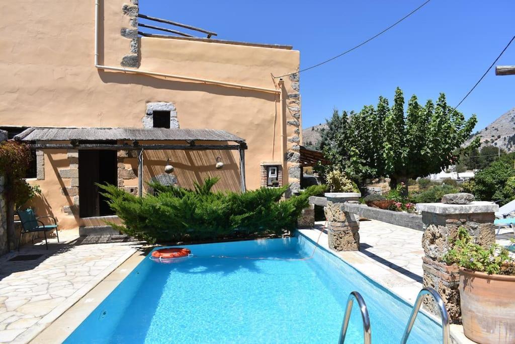 Traditional Villa With Pool In Sfakia Imbros Extérieur photo