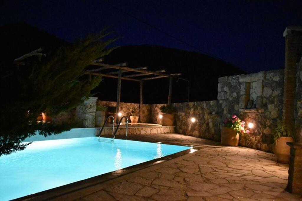 Traditional Villa With Pool In Sfakia Imbros Extérieur photo